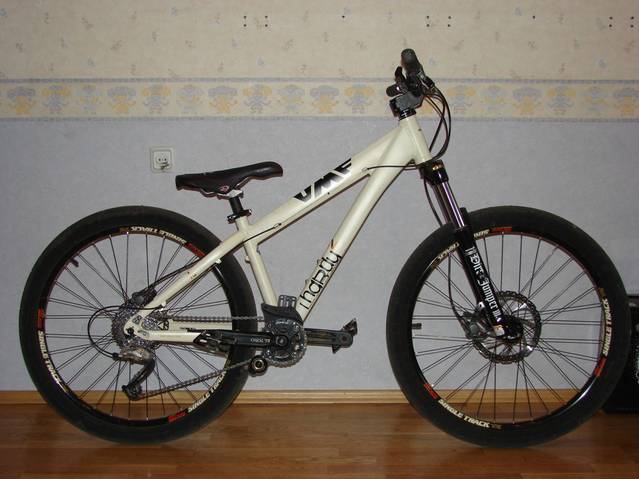 Горный велосипед merida umf hardy. Venom том харди. Том харди веном. Кожаная куртка том харди из венома. Харди 2.