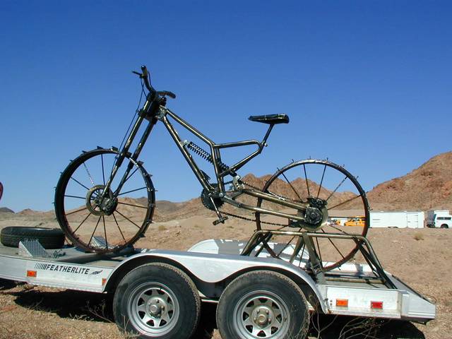 Файл велик. Bike bigger. Big Bike. Big Bicycle.