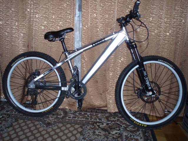 Велосипед tr forester. Atom forester race. Велосипед atomracing 2. Велосипед forester 26 atom. Atom team replica.